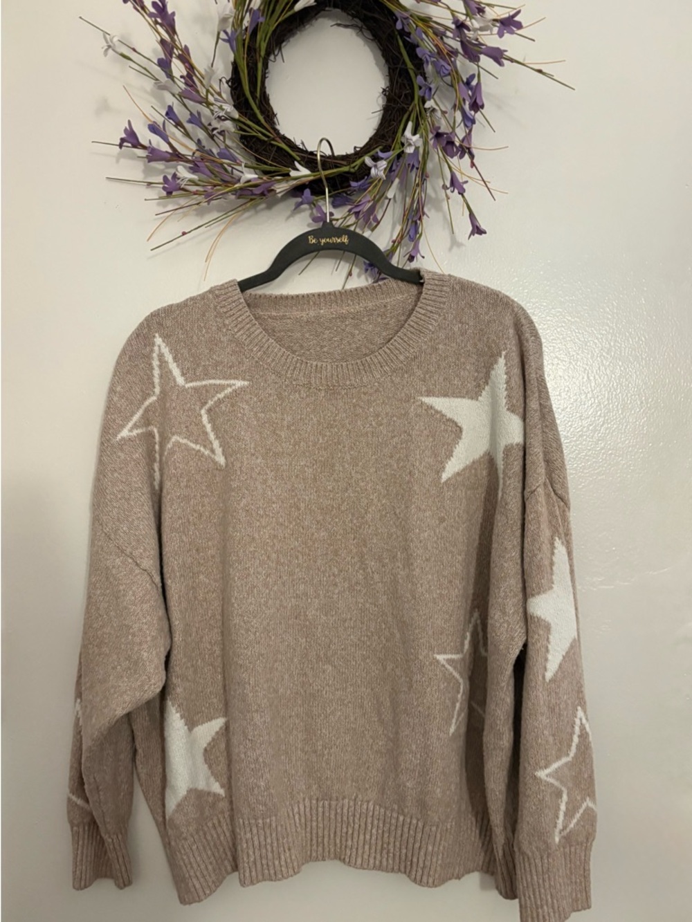 Cozy Star-Print Women's Sweater - Beige/White